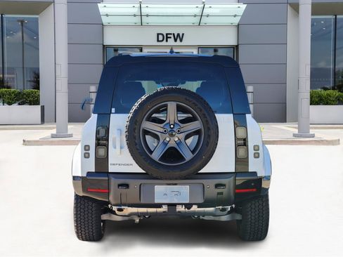 New 2026 Land Rover Defender 110 X-Dynamic SE image 6