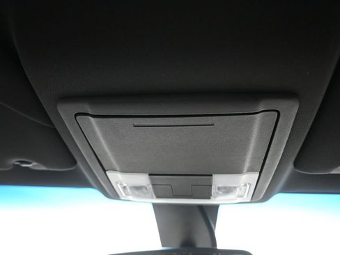 Used 2018 Ford Taurus SEL FWD image 22