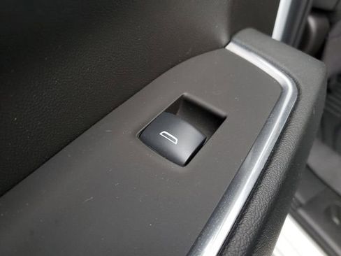 Used 2025 GMC Sierra 1500 Elevation w/ Preferred Package image 18