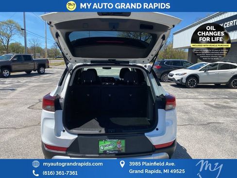 Used 2024 Chevrolet TrailBlazer LT AWD/4WD image 7