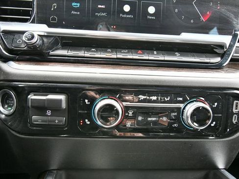 Used 2025 GMC Sierra 1500 Elevation image 50