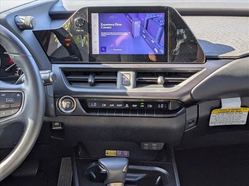 Used 2024 Lexus UX 250h FWD image 14