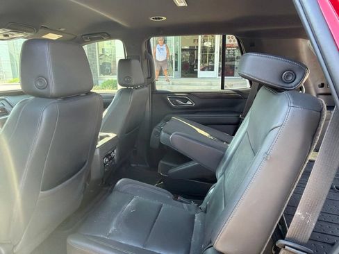 Used 2023 Chevrolet Tahoe Z71 w/ Luxury Package AWD/4WD image 12