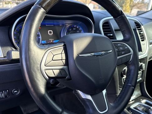 Used 2016 Chrysler 300 C image 19
