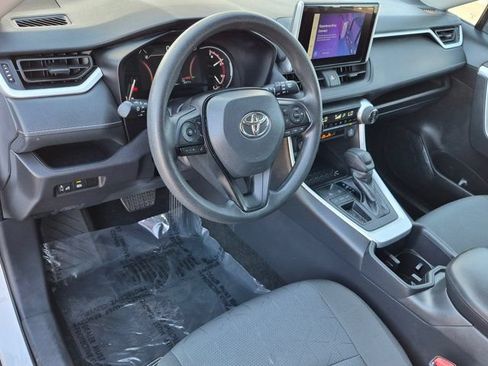 Used 2025 Toyota RAV4 XLE FWD image 17