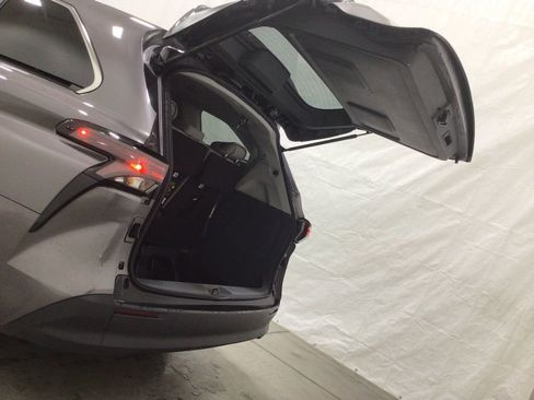 Used 2024 Toyota Sienna LE image 21