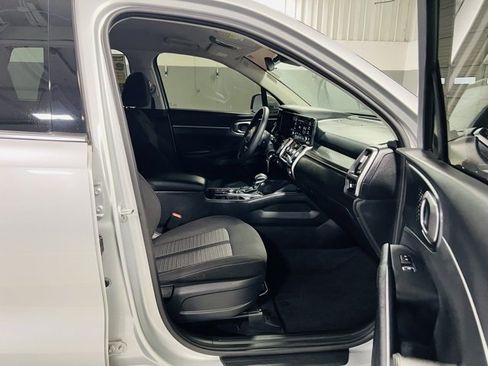 Used 2022 Kia Sorento LX image 34