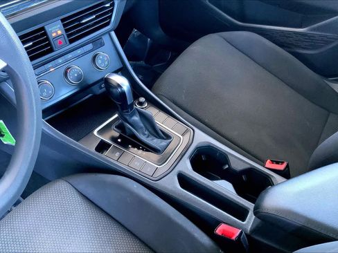 Used 2021 Volkswagen Jetta S image 17