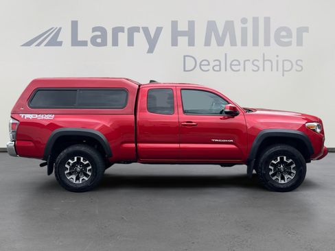 Used 2021 Toyota Tacoma TRD Off-Road AWD/4WD image 6