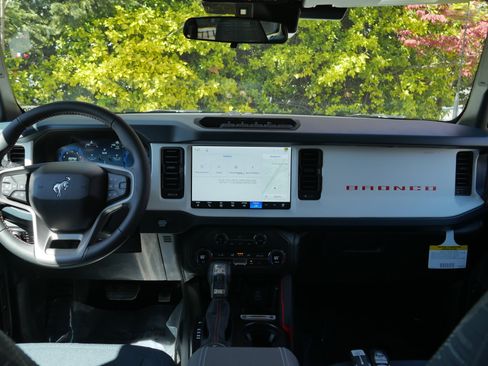 New 2026 Ford Bronco Heritage Edition AWD/4WD image 9