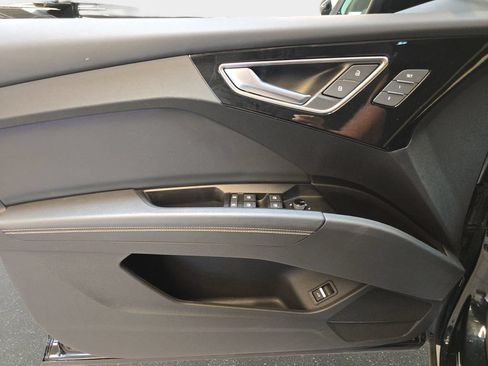 Certified 2023 Audi Q4 e-tron Premium Plus RWD image 21