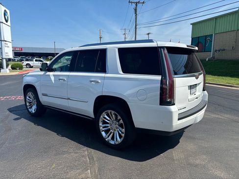 Used 2018 Cadillac Escalade Platinum AWD/4WD image 5