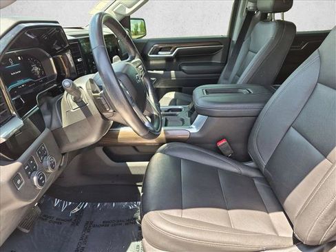 Used 2022 Chevrolet Silverado 1500 LT Trail Boss w/ LT Trail Boss Premium Package AWD/4WD image 15
