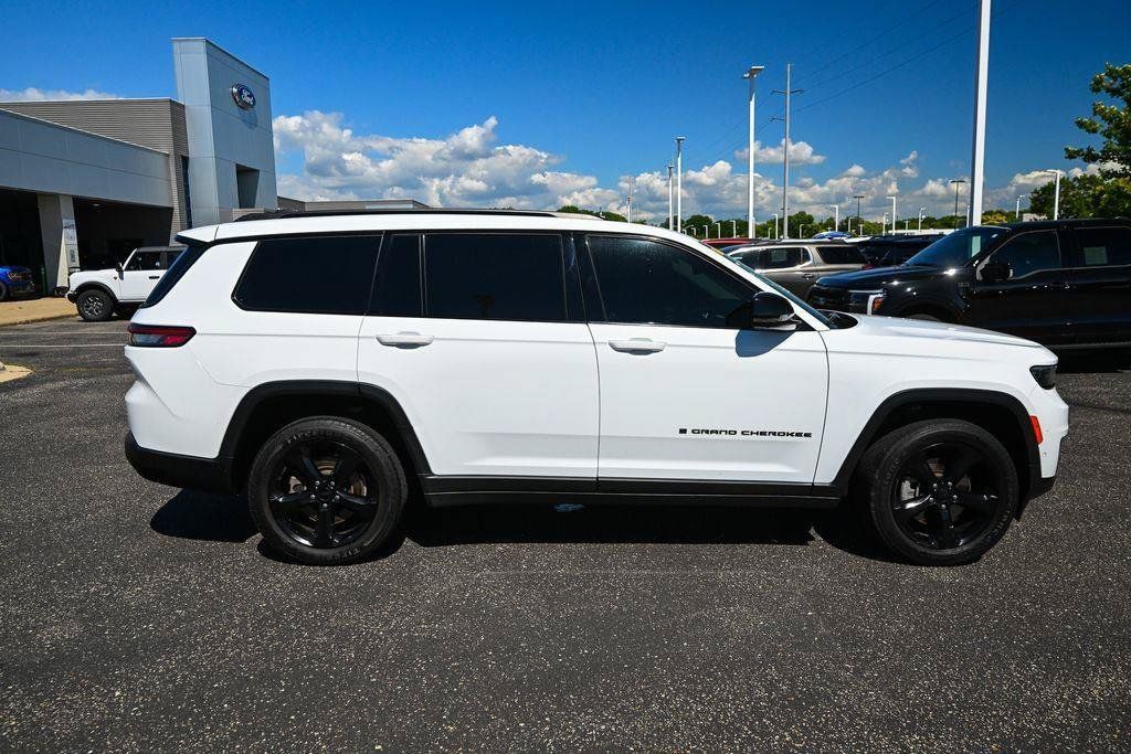 Used 2022 Jeep Grand Cherokee L Limited w/ Luxury Tech Group II AWD/4WD image 3