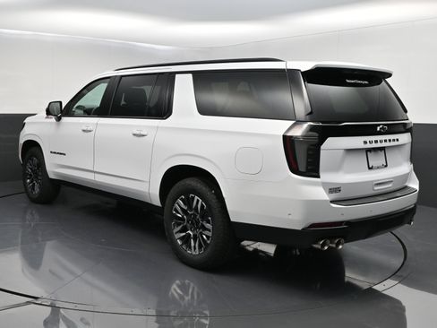 New 2026 Chevrolet Suburban Z71 w/ Z71 Off-Road Package AWD/4WD image 5