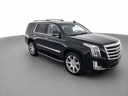 Used 2016 Cadillac Escalade Luxury AWD/4WD image 3