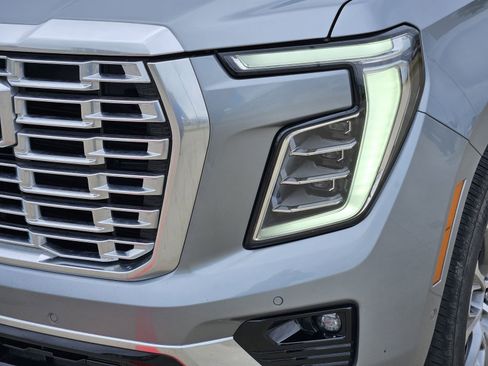 Used 2025 GMC Yukon Denali AWD/4WD image 10