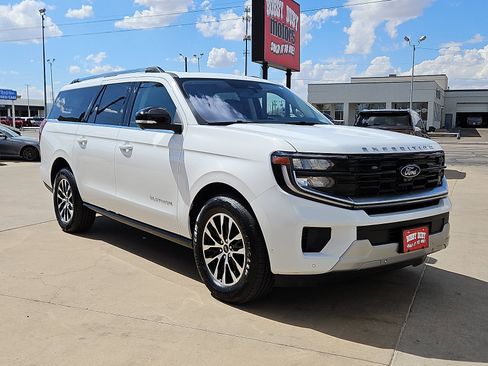 Used 2025 Ford Expedition Max Platinum image 4