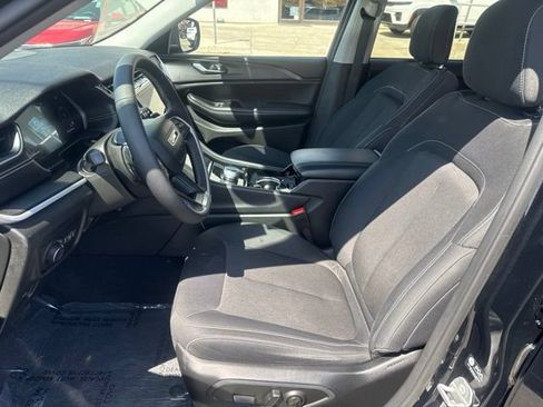 Certified 2023 Jeep Grand Cherokee Laredo AWD/4WD image 23