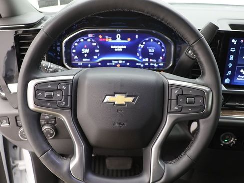 Used 2024 Chevrolet Silverado 1500 LT image 18