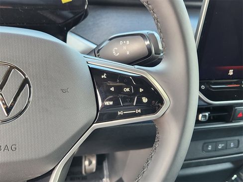 New 2025 Volkswagen ID. Buzz Pro S image 9