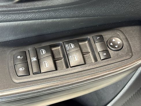 Used 2015 Jeep Cherokee Limited image 13