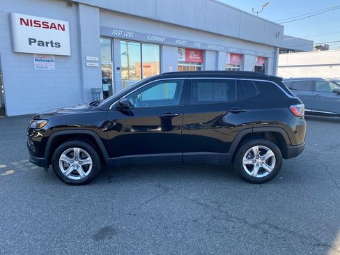 Used 2024 Jeep Compass Latitude AWD/4WD image 6