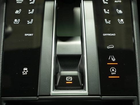 New 2025 Porsche Macan image 22