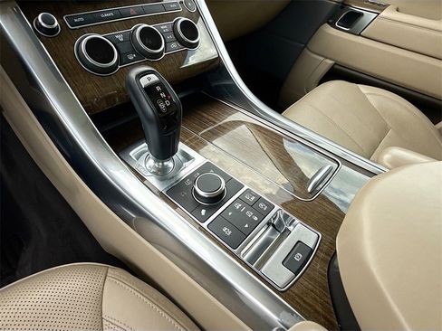 Used 2017 Land Rover Range Rover Sport HSE image 18