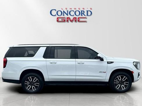 Used 2024 GMC Yukon XL AT4 w/ Technology Package AWD/4WD image 3