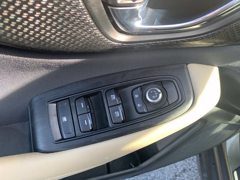 Used 2025 Subaru Outback Premium AWD/4WD image 17