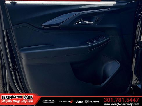 Used 2022 Chevrolet TrailBlazer RS FWD image 19