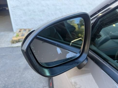 Used 2025 Nissan Rogue SV image 29