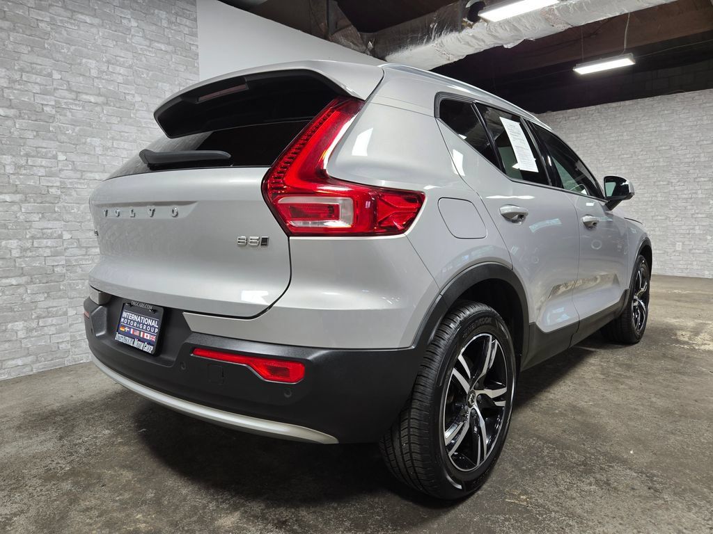Used 2023 Volvo XC40 B5 Core w/ Climate Package AWD/4WD image 39