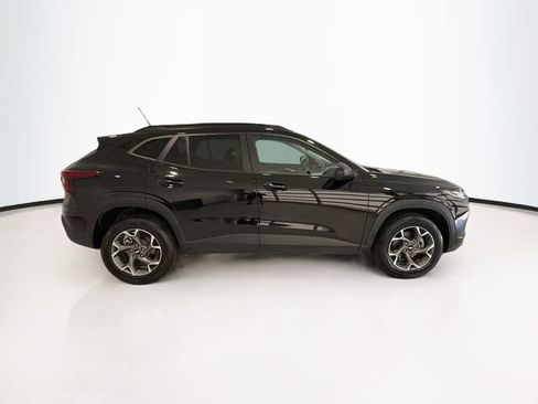 Used 2024 Chevrolet Trax LT w/ Driver Confidence Package FWD image 8