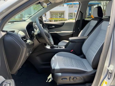Certified 2024 Chevrolet Equinox LS w/ LS Convenience Package FWD image 9
