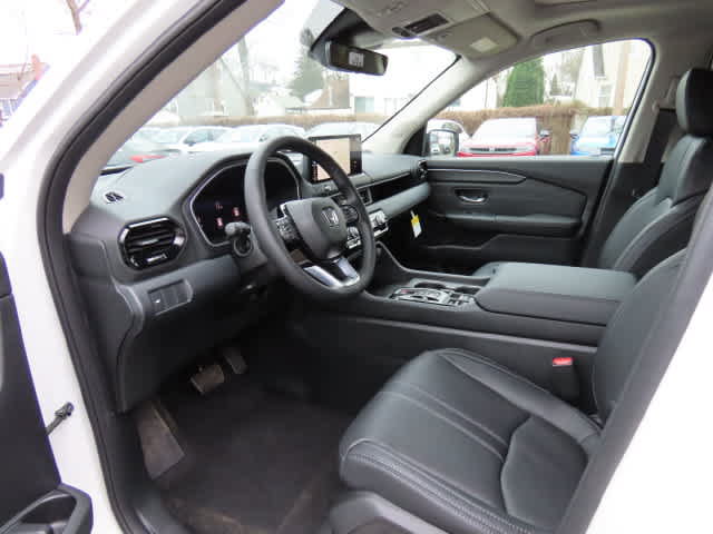 New 2026 Honda Pilot Touring image 2