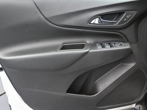 Used 2019 Chevrolet Equinox LT w/ LPO, Hit The Road Package FWD image 11