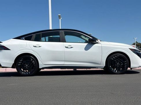 New 2027 Nissan Sentra SR w/ Floor Mat Package FWD image 3