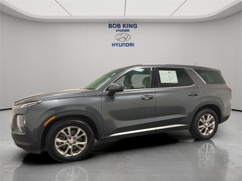 Used 2021 Hyundai Palisade SE FWD image 2