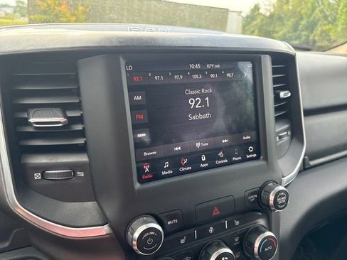 Used 2019 RAM 1500 Big Horn AWD/4WD image 14
