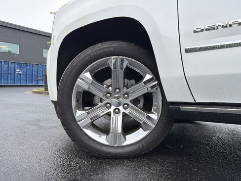 Used 2018 GMC Yukon Denali w/ Denali Ultimate Package AWD/4WD image 16