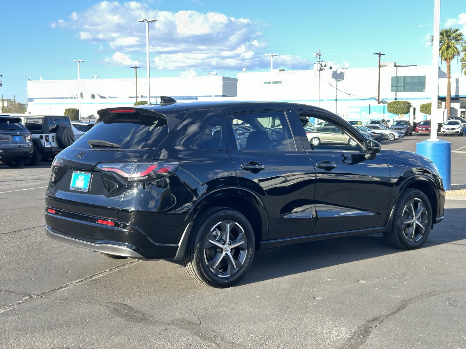 Used 2023 Honda HR-V EX-L image 9