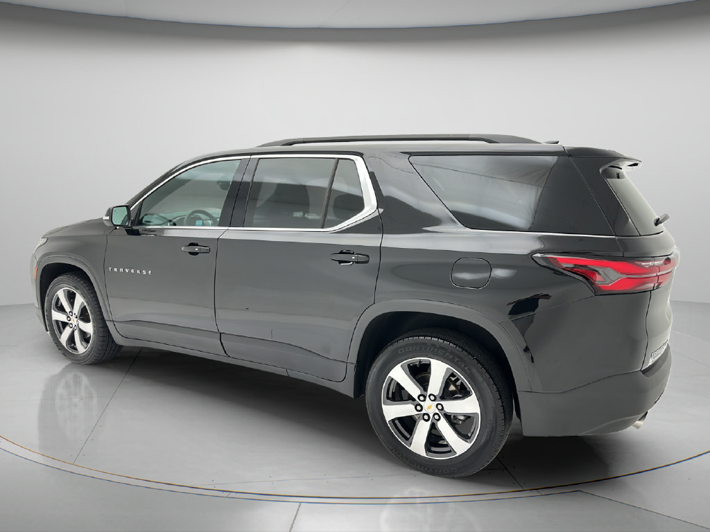 Used 2023 Chevrolet Traverse LT w/ LT Premium Package AWD/4WD image 4