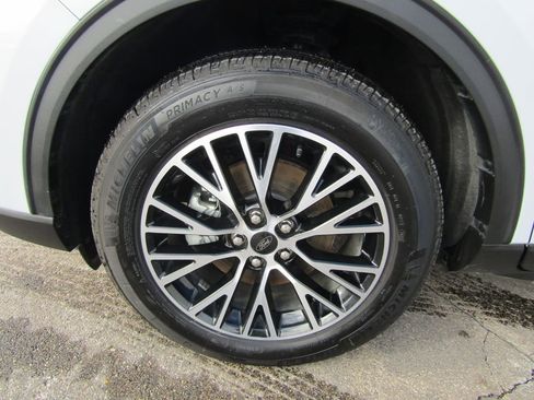 Used 2025 Ford Escape SE FWD image 9