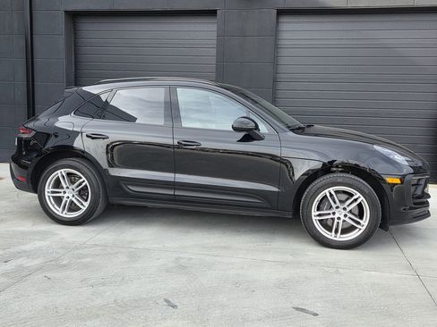 Certified 2023 Porsche Macan Turbo image 7