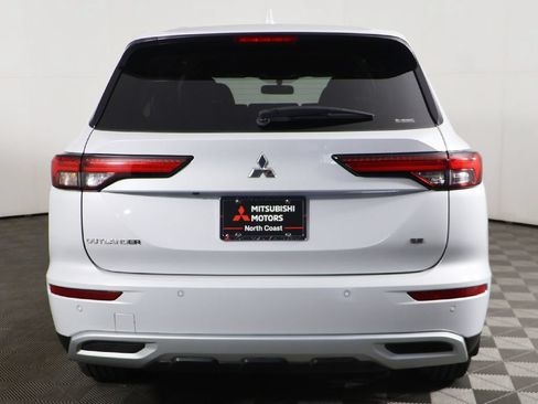 Used 2024 Mitsubishi Outlander SE AWD/4WD image 13