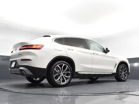 Used 2022 BMW X4 xDrive30i AWD/4WD image 26