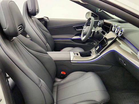 Used 2025 Mercedes-Benz CLE 450 4MATIC Cabriolet image 22
