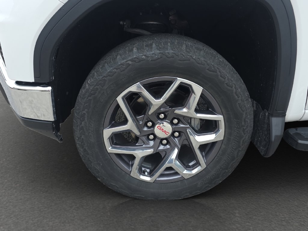 Used 2024 GMC Sierra 1500 SLT w/ SLT Premium Plus Package AWD/4WD image 4